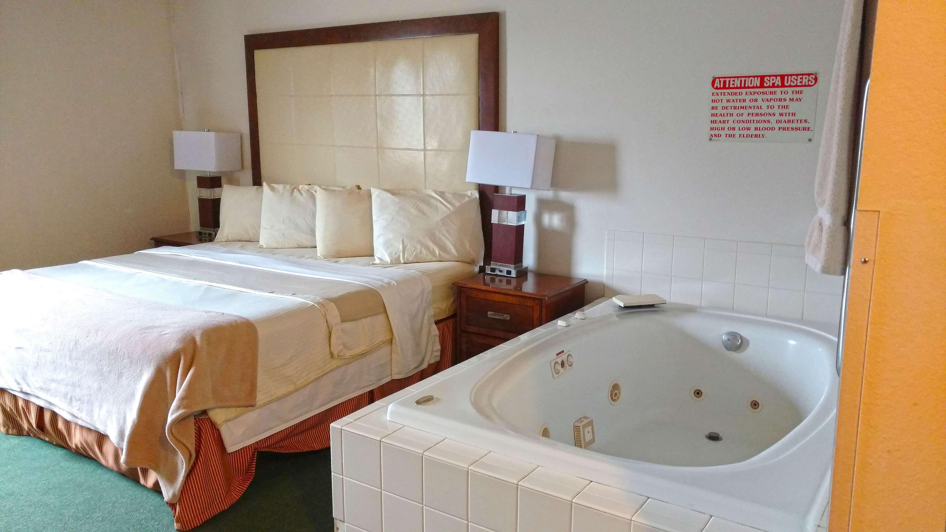 Americas Best Value Inn Zumbrota Exterior foto